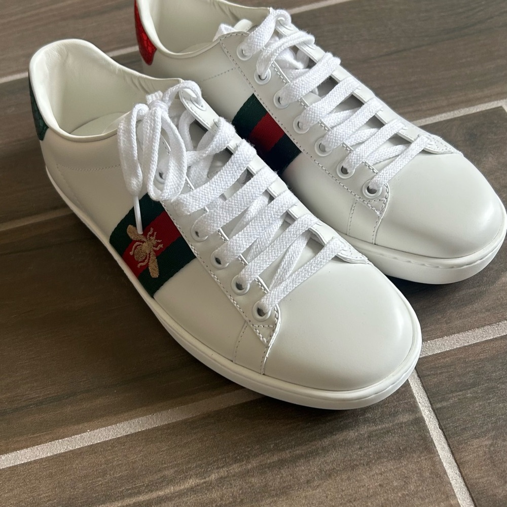 Gucci White Sneakers with Green and Red Stripes